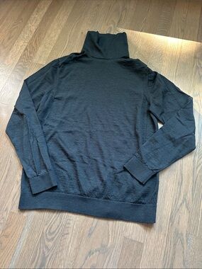 COS Men’s 100% wool Turtleneck Sweater - dark green